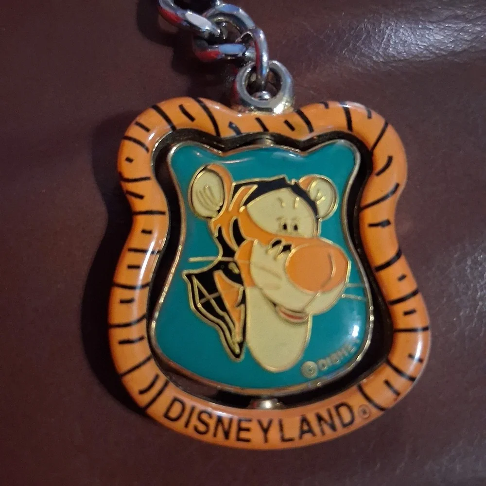 Vintage Disney Disneyland Tigger Pooh Spinner Keychain Rare HTF 90s